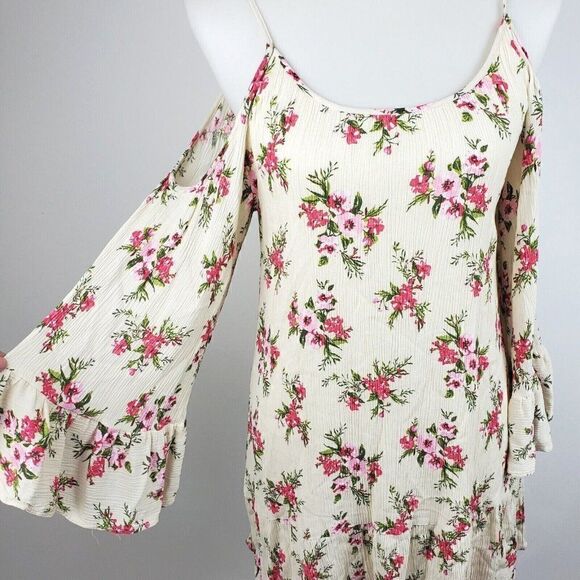 Altar'd State Cold Shoulder Floral Top 3/4 Sleeve Tunic Scoop Neck Cream sz S - Picture 1 of 7